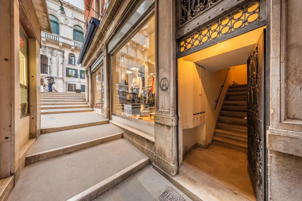 Bridge Of Sighs Luxurious Apartment Venice